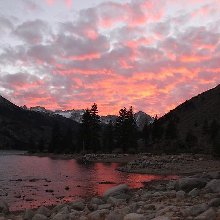 Twin Lakes Resort Бриджпорт Екстериор снимка