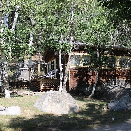 Twin Lakes Resort Бриджпорт Екстериор снимка