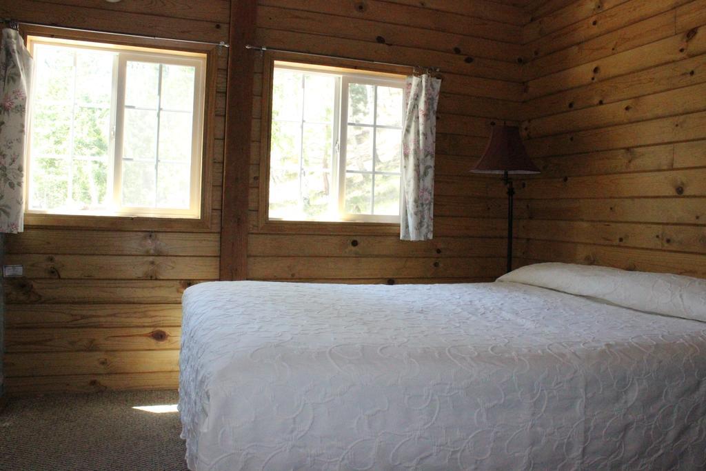 Twin Lakes Resort Бриджпорт Стая снимка