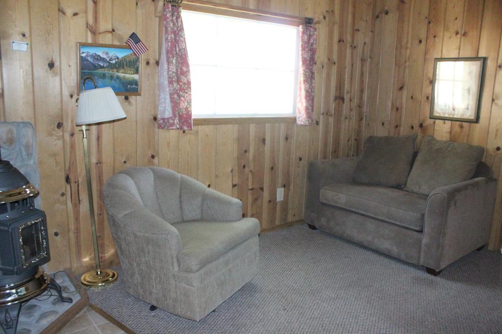 Twin Lakes Resort Бриджпорт Стая снимка