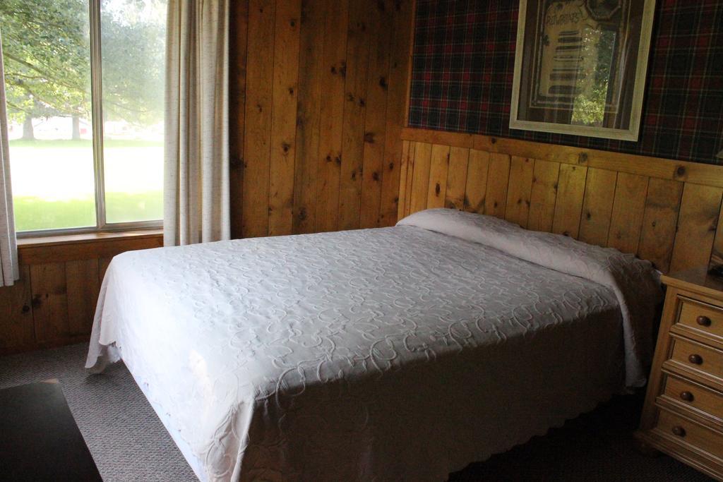 Twin Lakes Resort Бриджпорт Стая снимка