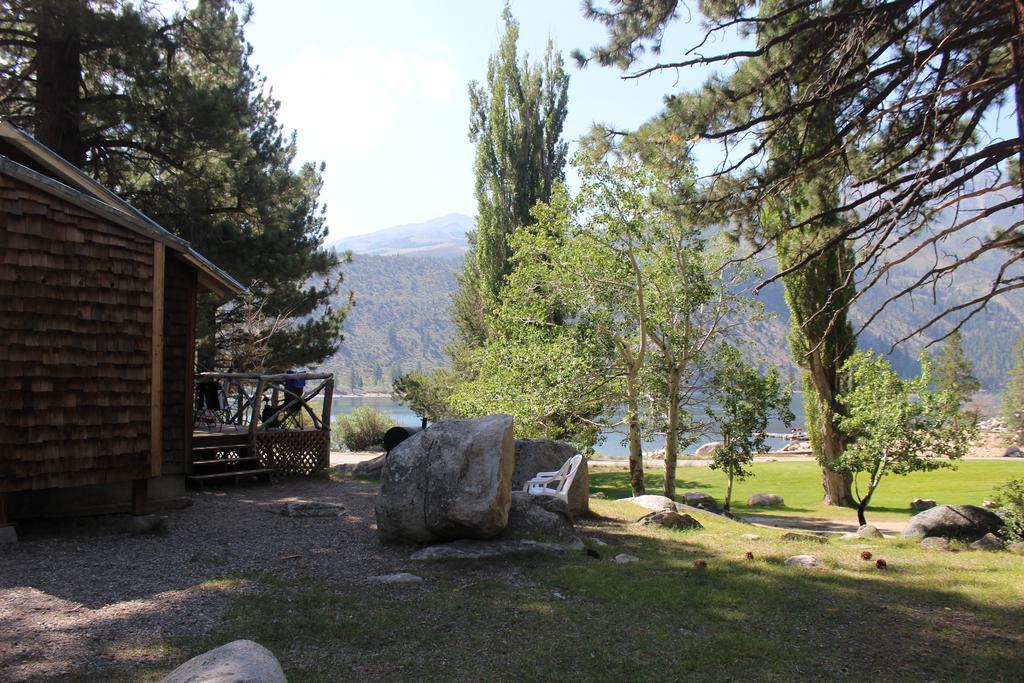 Twin Lakes Resort Бриджпорт Стая снимка