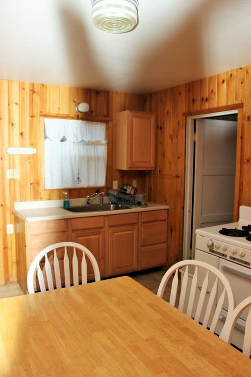 Twin Lakes Resort Бриджпорт Стая снимка