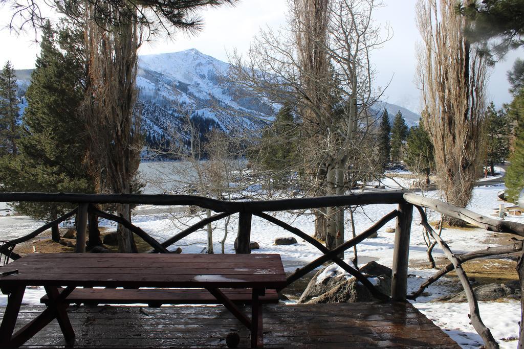 Twin Lakes Resort Бриджпорт Стая снимка