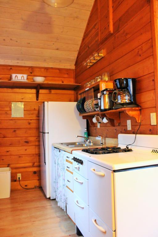 Twin Lakes Resort Бриджпорт Стая снимка
