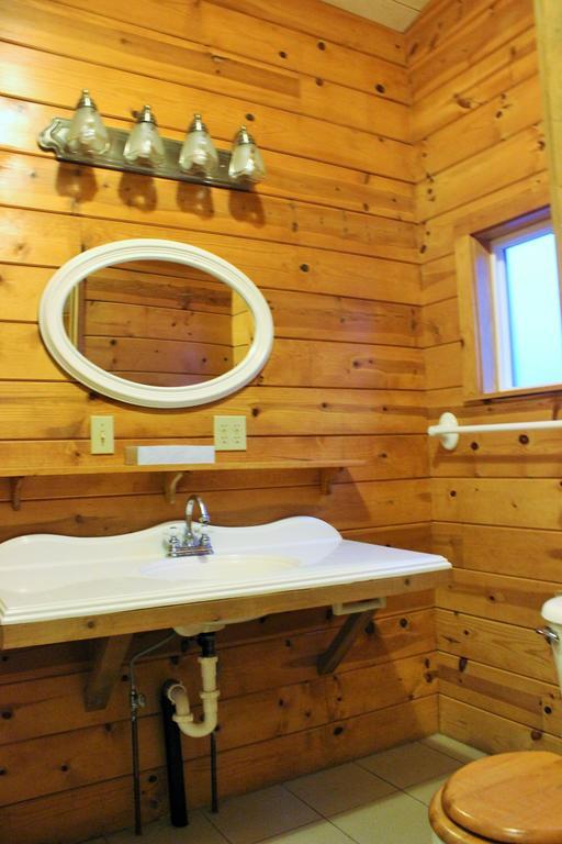 Twin Lakes Resort Бриджпорт Стая снимка