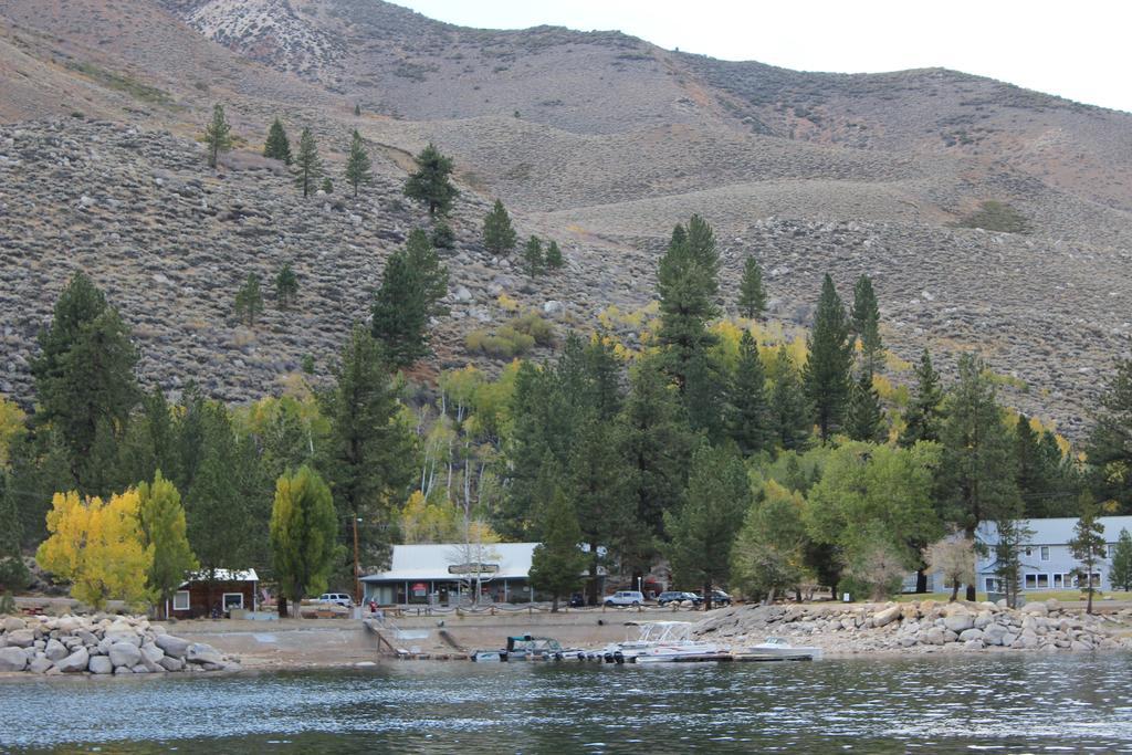 Twin Lakes Resort Бриджпорт Екстериор снимка